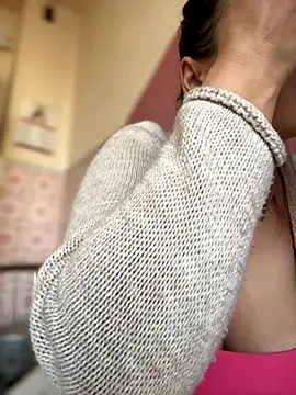 iSelena online show from 11/24/25, 06:57