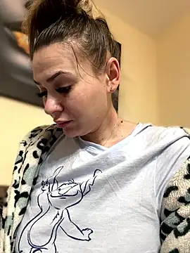 iSelena online show from 01/19/26, 09:24