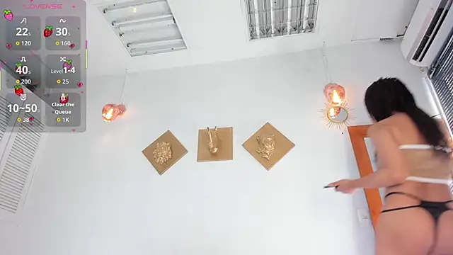 Aleexiiaa online show from 11/12/25, 12:49