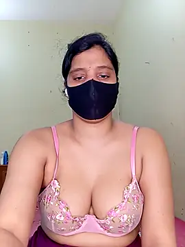 Rose-luckey online show from 03/10/26, 01:16