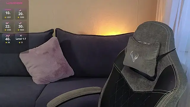 Snapshot of CarolineGuthrie chatting on 09/12/25, 01:00 CarolineGuthrie online show from 09/12/25, 01:00