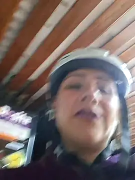 CAROLINE  07 online show from 09/17/25, 12:18