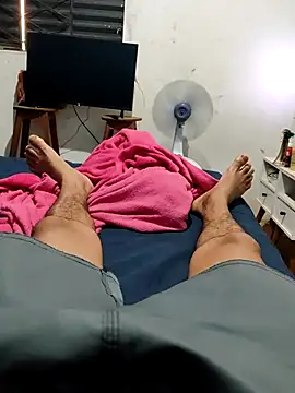 Snapshot of Lukas20cm-98 chatting on 10/24/25, 12:23 Lukas20cm-98 online show from 10/24/25, 12:23