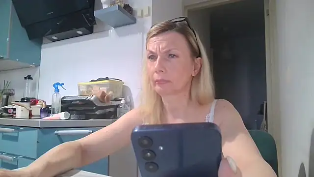 Snapshot of Sweetmurrr chatting on 06/24/26, 12:53 Sweetmurrr online show from 06/24/26, 12:53