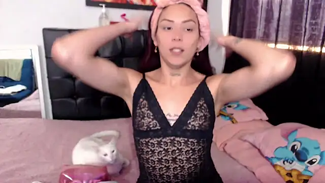 Megan Gil  online show from 03/22/26, 07:50