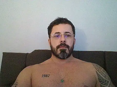 Snapshot of Alers87 chatting on 04/10/26, 06:45 Alers87 online show from 04/10/26, 06:45