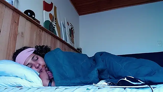 IVONNE COLLINS33 online show from 11/08/25, 09:24