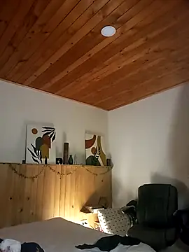 IVONNE COLLINS33 online show from 02/18/26, 01:23