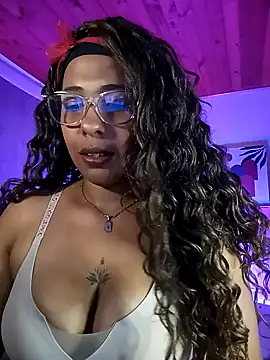 IVONNE COLLINS33 online show from 03/02/26, 11:44