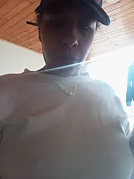 IVONNE COLLINS33 online show from 04/21/26, 01:17