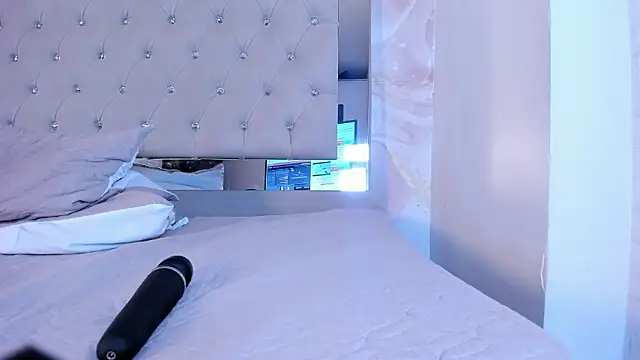 Luna Tylor online show from 02/03/26, 06:22