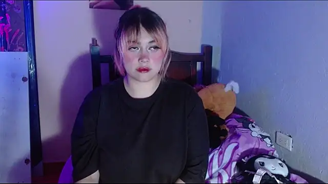 Snapshot of caro_lina20 chatting on 11/10/25, 05:39 caro lina20 online show from 11/10/25, 05:39