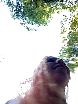 Snapshot of Bruna551 chatting on 10/05/25, 06:50 Bruna551 online show from 10/05/25, 06:50