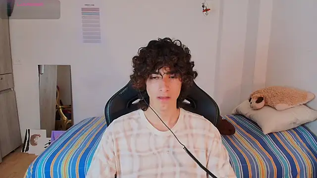 Nude Boy18 online show from 03/04/26, 09:21