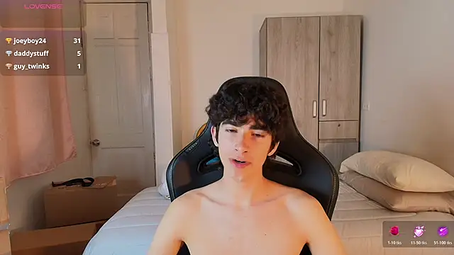 Nude Boy18 online show from 06/04/26, 06:30