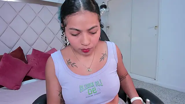 momo ayasse online show from 12/02/25, 09:54