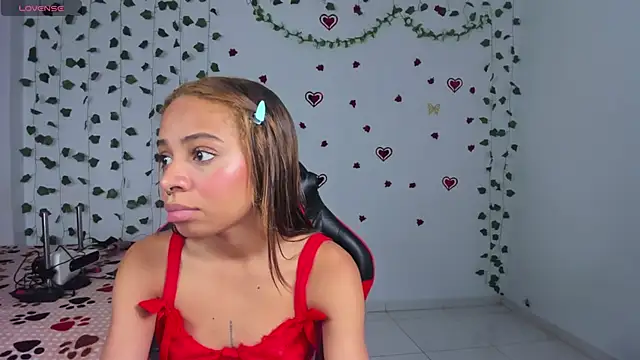 yumi hanna online show from 04/24/26, 12:24