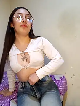 StefaniaFoxx  online show from 04/19/26, 04:34