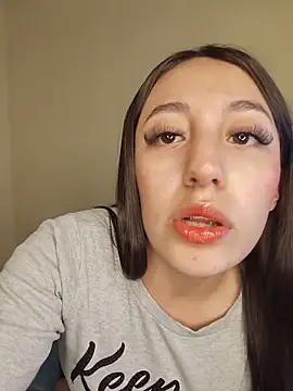 StefaniaFoxx  online show from 07/02/26, 06:41