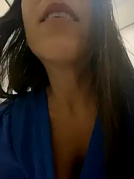 lucioliveira online show from 11/17/25, 03:18