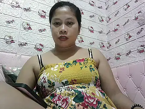 Snapshot of Pilipinalyn23 chatting on 05/25/26, 11:27 Pilipinalyn23 online show from 05/25/26, 11:27