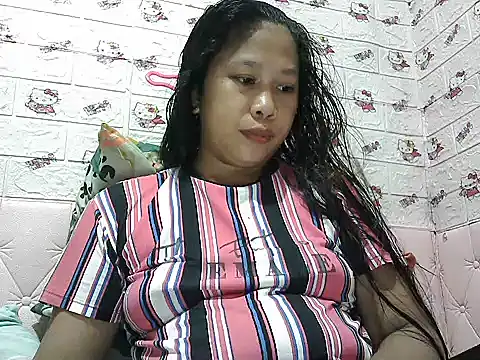 Snapshot of Pilipinalyn23 chatting on 07/04/26, 08:20 Pilipinalyn23 online show from 07/04/26, 08:20