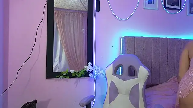 MiSofialeal online show from 09/23/25, 07:39