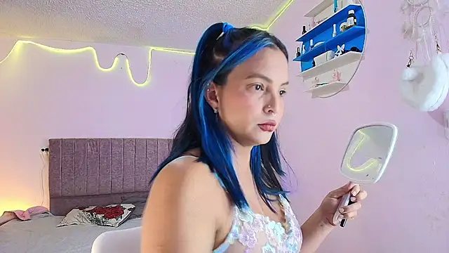 MiSofialeal online show from 04/13/26, 06:35