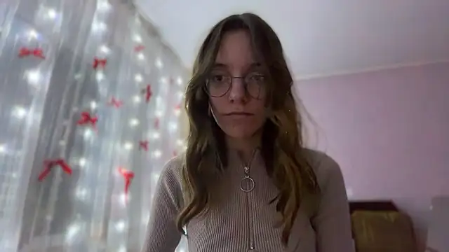 Snapshot of Vietero chatting on 02/08/26, 10:24 Vietero online show from 02/08/26, 10:24