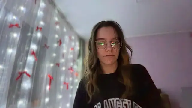 Snapshot of Vietero chatting on 02/10/26, 12:15 Vietero online show from 02/10/26, 12:15