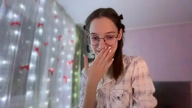 Snapshot of Vietero chatting on 02/25/26, 07:45 Vietero online show from 02/25/26, 07:45