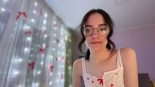 Snapshot of Vietero chatting on 03/22/26, 10:24 Vietero online show from 03/22/26, 10:24