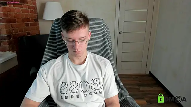 Snapshot of Harm_Dick chatting on 10/10/25, 10:47 Harm Dick online show from 10/10/25, 10:47