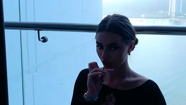 Sienna Voss online show from 03/02/26, 11:33