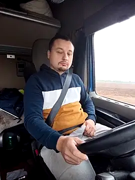 Amberdual online show from 10/28/25, 06:28