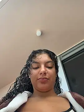 Snapshot of allybluee777 chatting on 04/23/26, 12:29 allybluee777 online show from 04/23/26, 12:29
