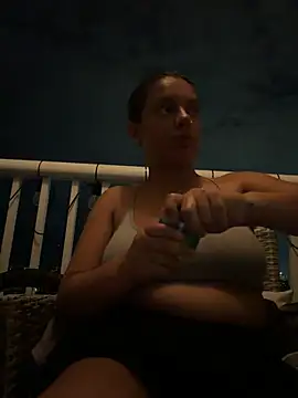 Snapshot of allybluee777 chatting on 05/31/26, 01:58 allybluee777 online show from 05/31/26, 01:58
