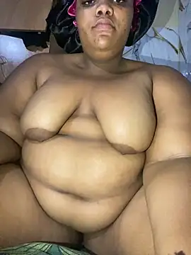 Snapshot of chubbybbw18 chatting on 10/15/25, 07:47 chubbybbw18 online show from 10/15/25, 07:47