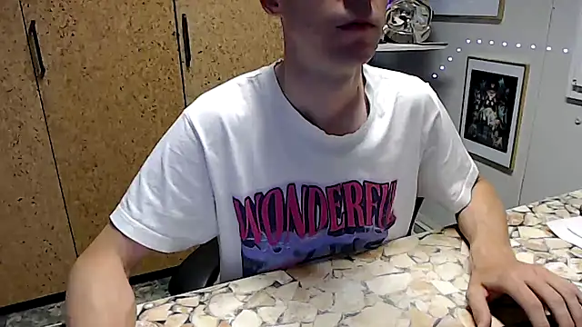 Snapshot of sakiramissy chatting on 05/15/26, 06:20 sakiramissy online show from 05/15/26, 06:20