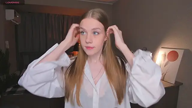 OdellaFrake online show from 10/10/25, 07:35