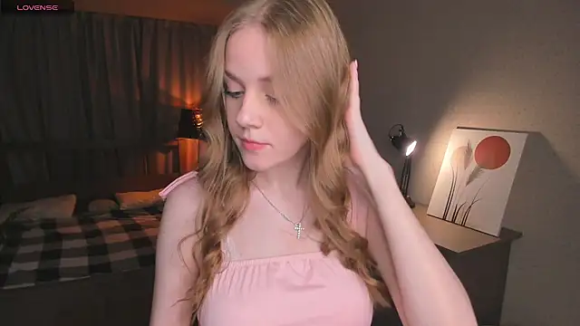 OdellaFrake online show from 10/12/25, 07:13