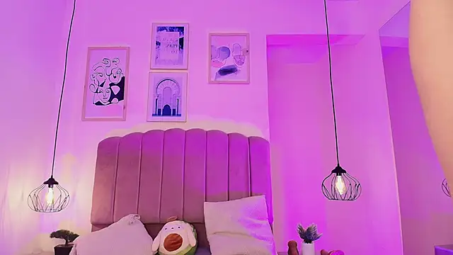 Isabelgh  online show from 10/26/25, 03:45