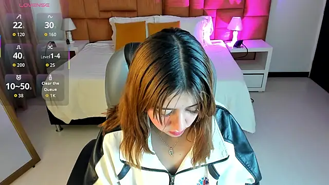 Catti Brie online show from 10/06/25, 12:13