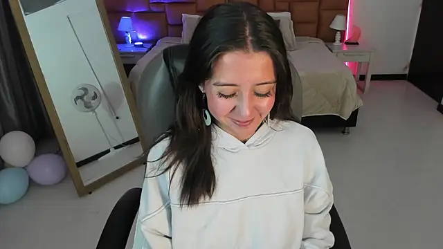 Catti Brie online show from 04/22/26, 11:23