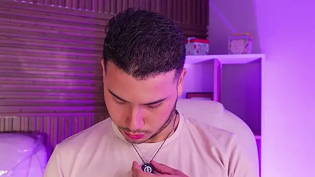 Axel grey  online show from 12/03/25, 12:25