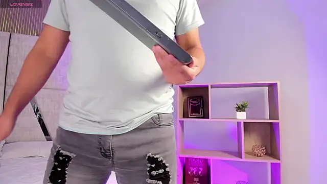 Axel grey  online show from 02/26/26, 12:48