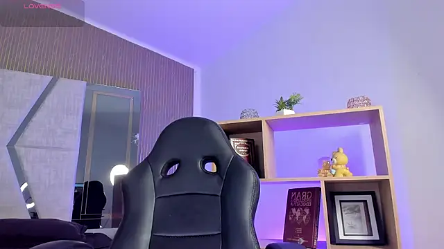 Axel grey  online show from 04/03/26, 12:47