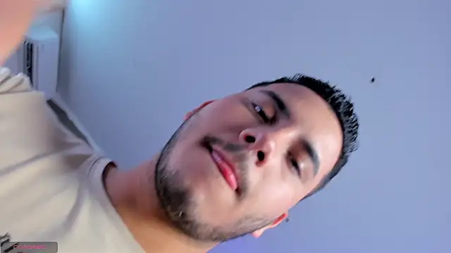 Axel grey  online show from 04/05/26, 12:35