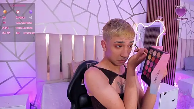 CYRUS TAY online show from 04/19/26, 12:26