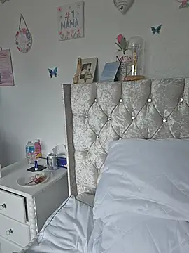 Angeldelightt online show from 09/19/25, 10:27